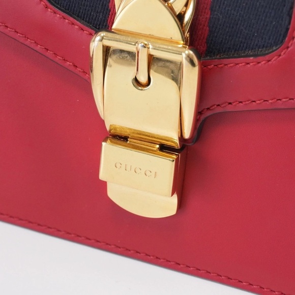 GUCCI Shoulder Bag Bamboo
Crossbody Bag Red Leather Gold Chain 421882001998 - Picture 9 of 13